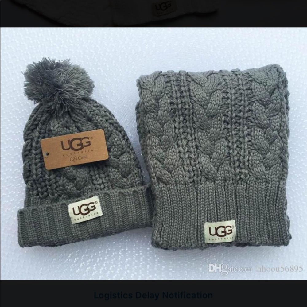 ❤️ Cable knit UGG beanie with matching scarf ❤️